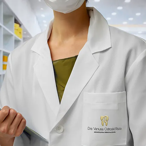 Case de marketing digital - Logotipo - Dra Vanuza - OxBrand